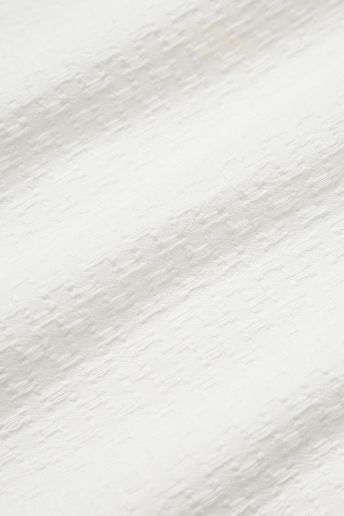 CAMISA BLANCA TEXTURADA
