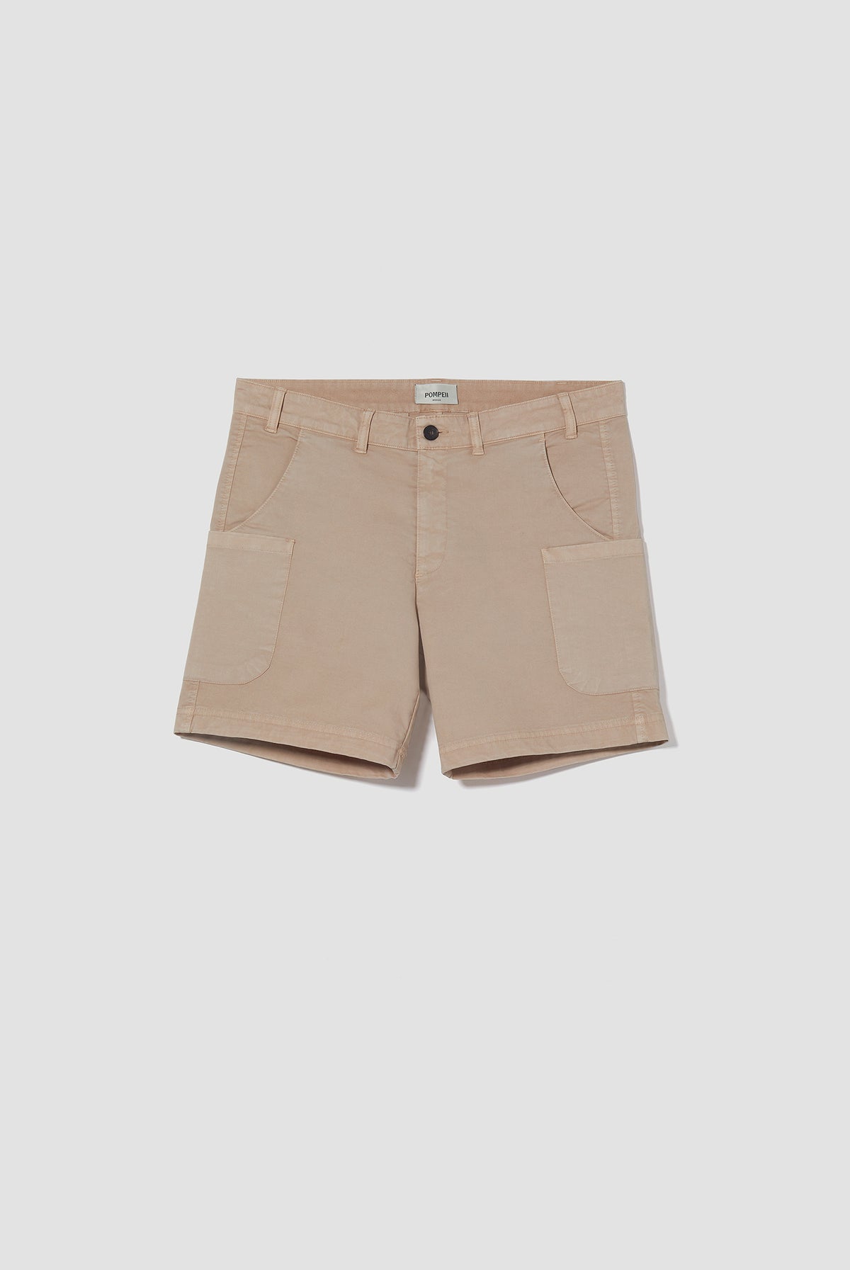 EL PANTALÓN CORTO CARGO BEIGE